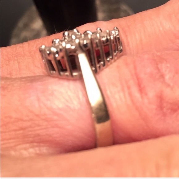 Additional pics Pear/Baguette ring - Picture 3 of 5